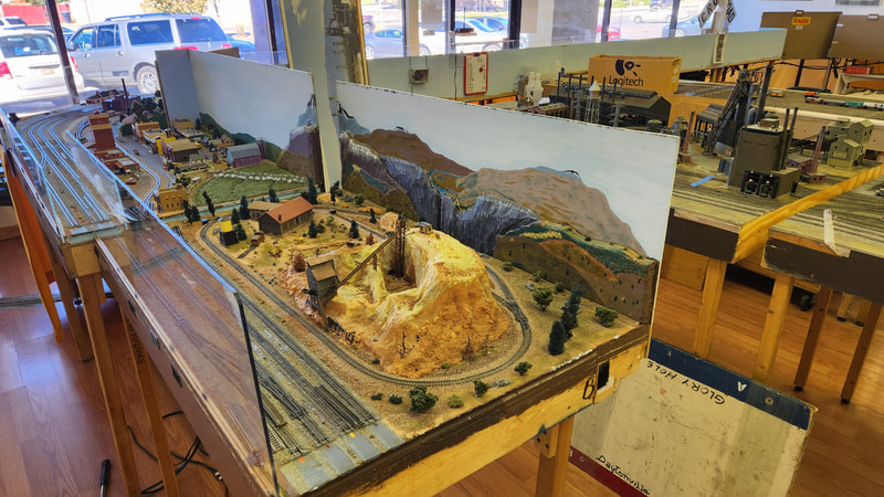 New Mexico Railrunners layout photo